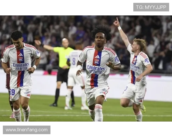 里昂对阵尼斯托利索领衔出战